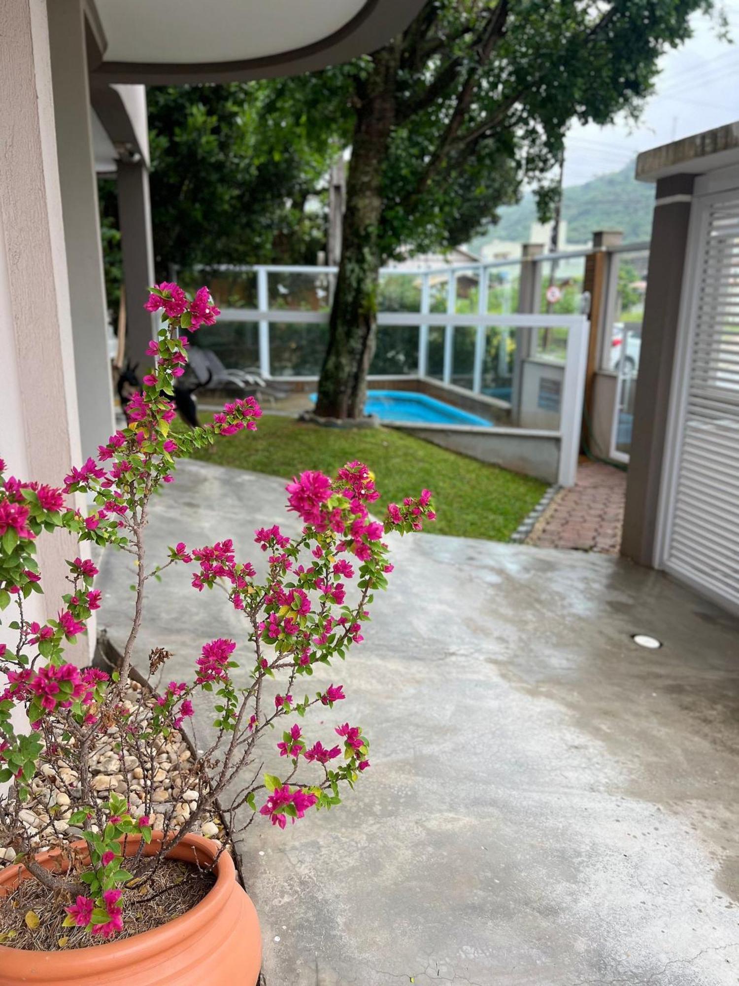 Residencial Tia Dilma Apartment บอมบินญัส ภายนอก รูปภาพ